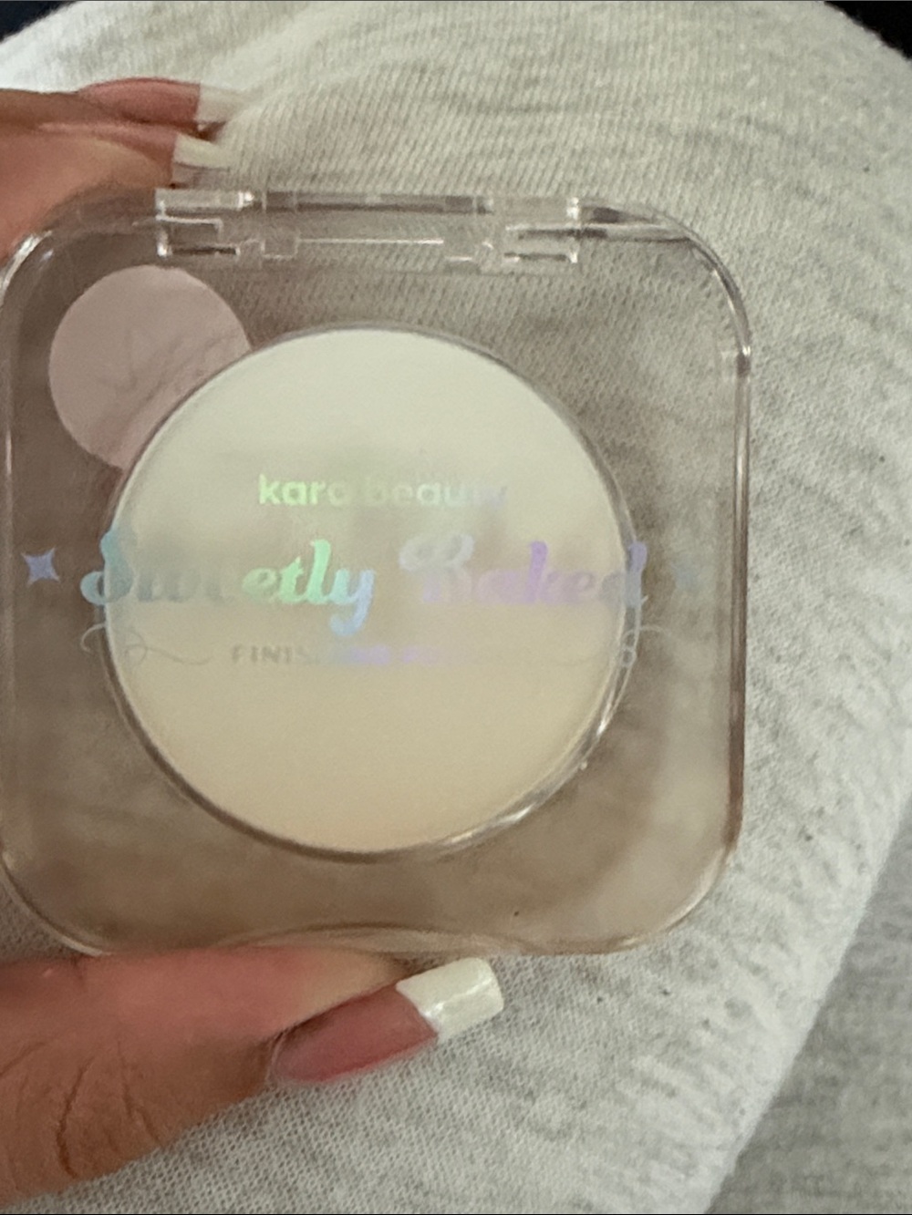 Kara beauty Sweetly Baked Finishing Powder - sugar puff